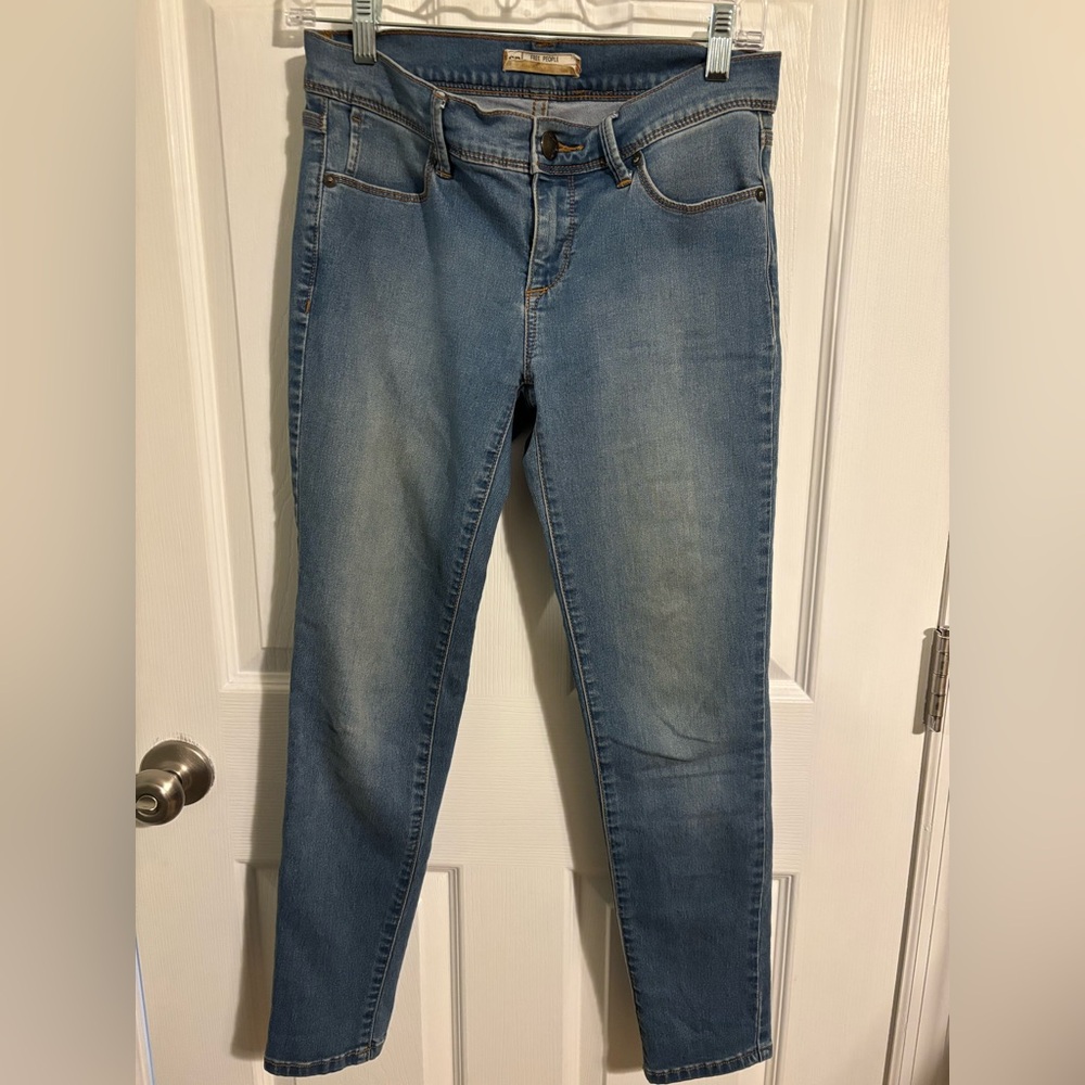 😍Free People ankle/ crop Jeans Size 26